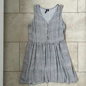 Women’s sundress/beach cover up, lightweight and comfortable!